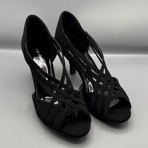 Easy Street Oceana Women's Dress Pumps